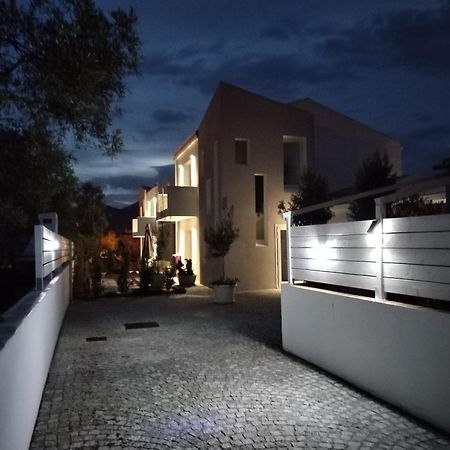 Villa Est San Teodoro  Exterior foto