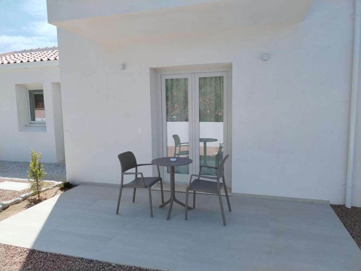 Villa Est San Teodoro  Exterior foto