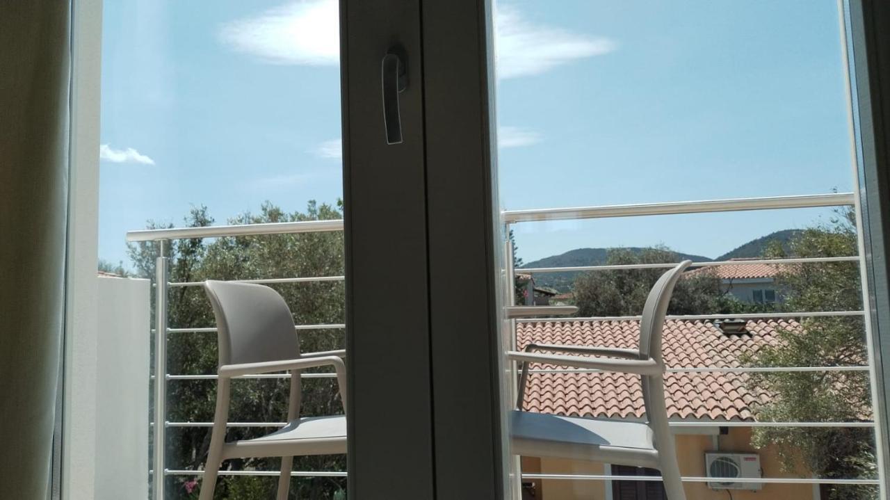 Villa Est San Teodoro  Exterior foto